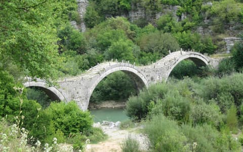 The Kipi stone arched bridge in Zagori, northern Greece